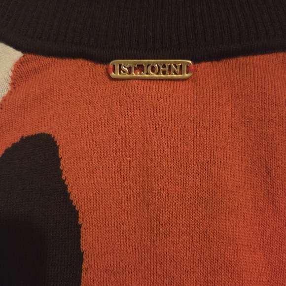 St. John Sport: Black and Orange Patterned Top GUC - Picture 4 of 7